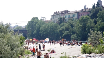 Traversino vietato, stop ai bagni pericolosi a Cassano d’Adda: scattano subito le denunce