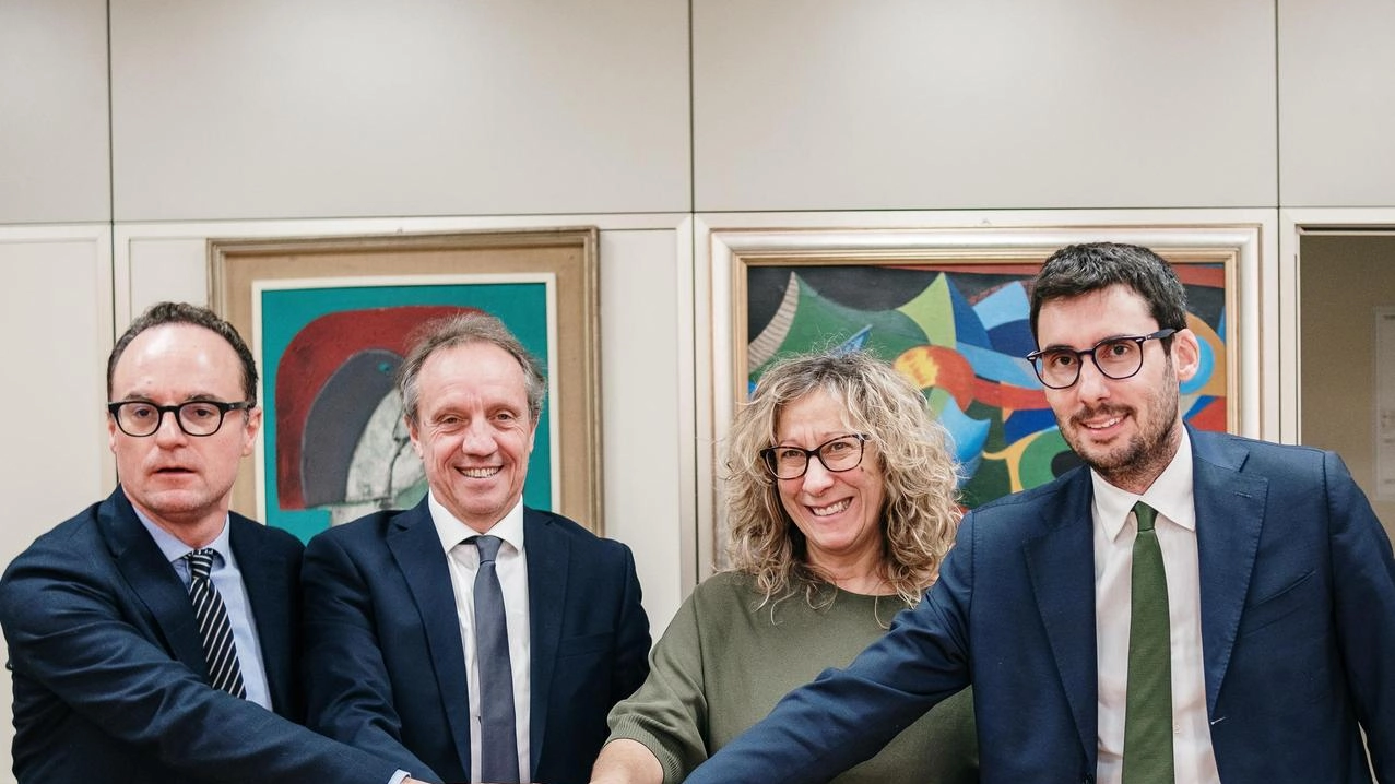I vertici di Ala e Cap Holding hanno dato il via libera all’operazione per creare una società leader nei rifiuti I vertici di Ala e Cap Holding hanno dato il via libera all’operazione per creare una società leader nei rifiuti