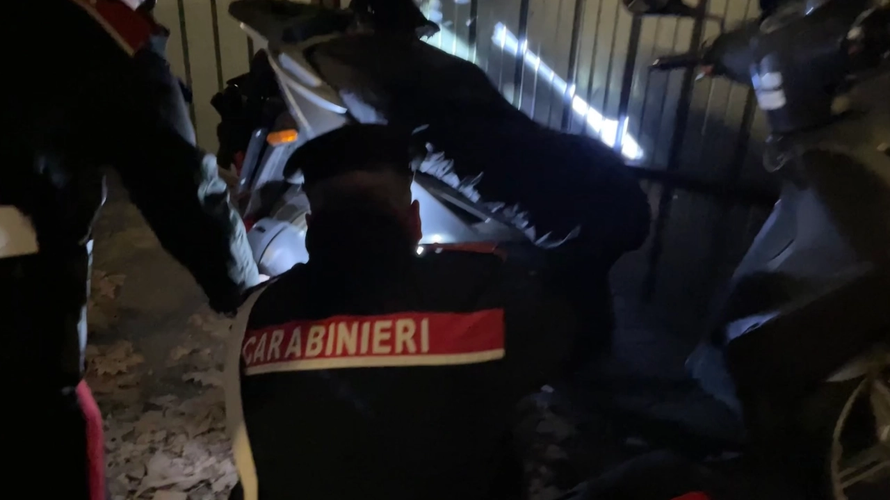 Sul posto sono arrivati i carabinieri Sul posto sono arrivati i carabinieri