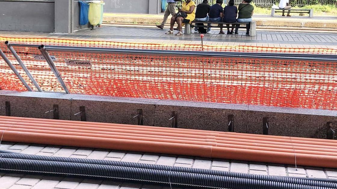 Cantieri infiniti in stazione, è protesta: "Il sottopasso si allaga di continuo" Cantieri infiniti in stazione, è protesta: "Il sottopasso si allaga di continuo"