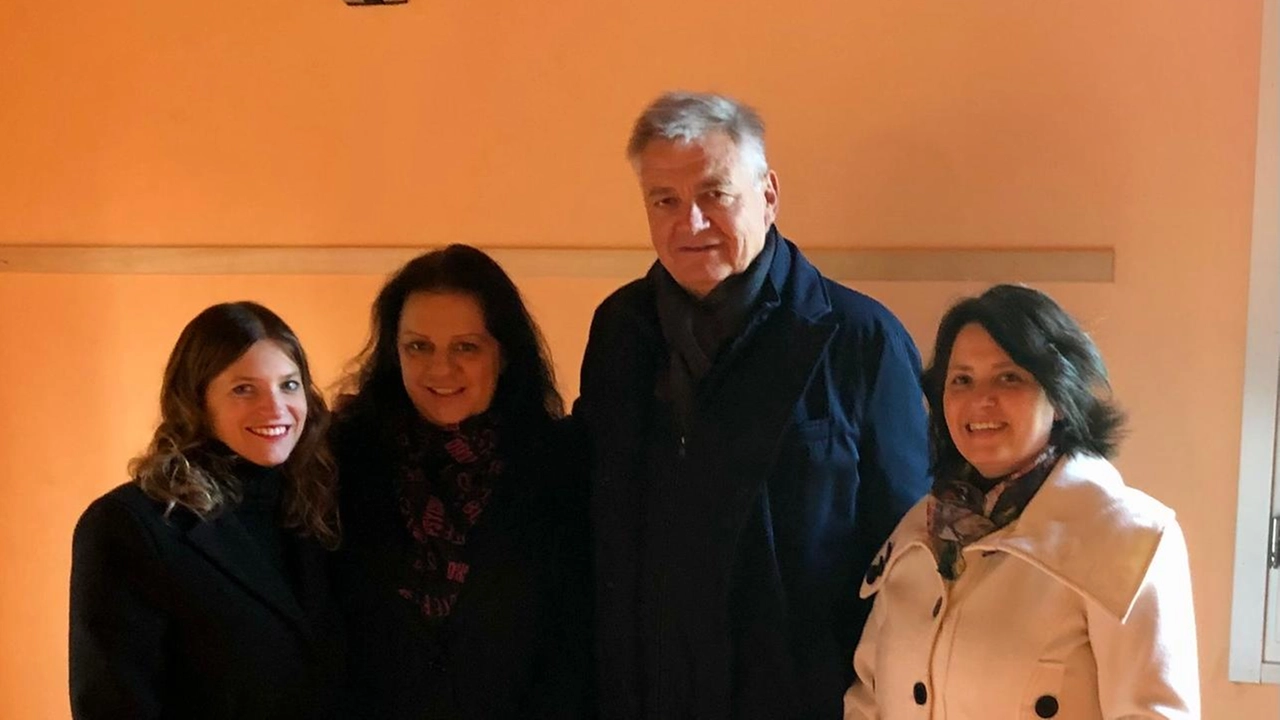 Il sindaco Giancarlo Rossetti col team dello Stregatto Il sindaco Giancarlo Rossetti col team dello Stregatto