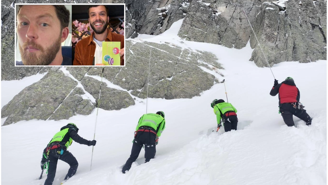 Le ricerche sull'Adamello e, nel riquadro, i due dispersi: Aziz Ziriat, 36 anni, e Samuel Harris, 35 (Foto facebook) Le ricerche sull'Adamello e, nel riquadro, i due dispersi: Aziz Ziriat, 36 anni, e Samuel Harris, 35 (Foto facebook)