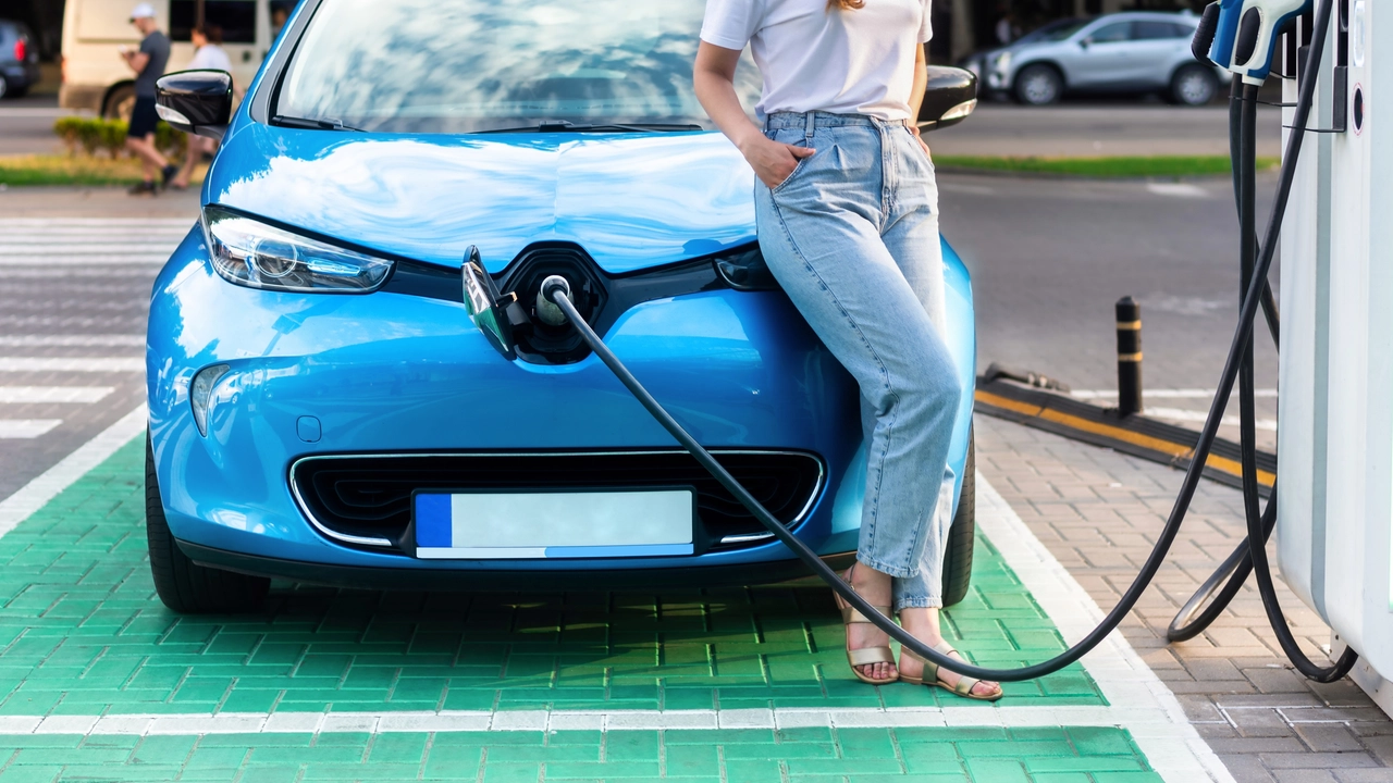 Meno dell'1% delle auto circolanti in Lombardia è elettrica: ed è una delle percentuali più alte tra le regioni italiane Meno dell'1% delle auto circolanti in Lombardia è elettrica: ed è una delle percentuali più alte tra le regioni italiane
