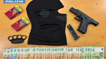 Accerchiati e rapinati da un gruppo di sei maranza armati di una pistola e tirapugni: incubo a Milano