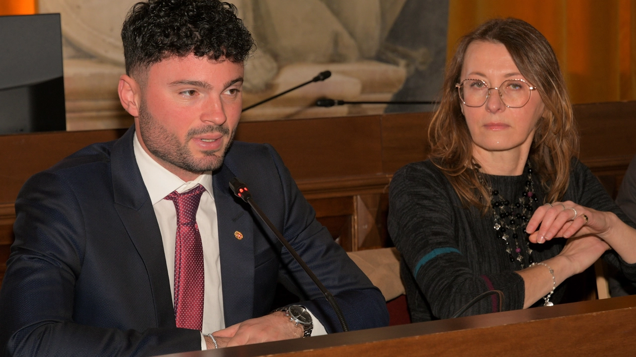 A sinistra, l'assessore Lorenzo Goppa (M5S) A sinistra, l'assessore Lorenzo Goppa (M5S)