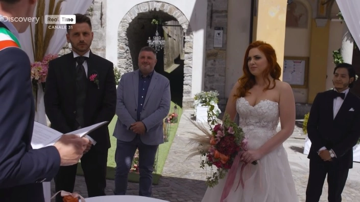 Nicole Sonia e Andrea Ghiselli si sposano (frame video Matrimonio a prima vista)