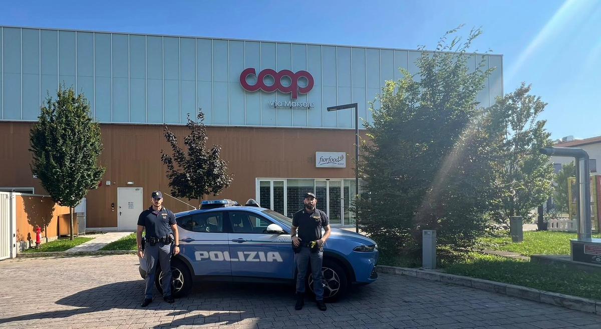 monza rapina con coltello davanti al supermercato via con una collanina due arresti
