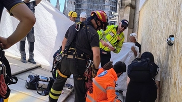 Isola di caldo estremo a Milano: turista cinese sviene sul Duomo e viene calata dalla terrazza