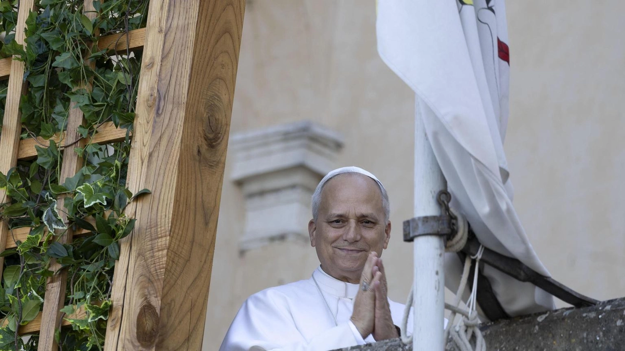 Del tempo estivo, "facciamone l'occasione per prenderci cura gli uni degli altri", "per offrirci reciprocamente comprensione" ma "facciamolo con...