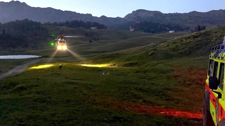 I due escursionisti tratti in salvo dai soccorritori del Soccorso alpino (Archivio) I due escursionisti tratti in salvo dai soccorritori del Soccorso alpino (Archivio)