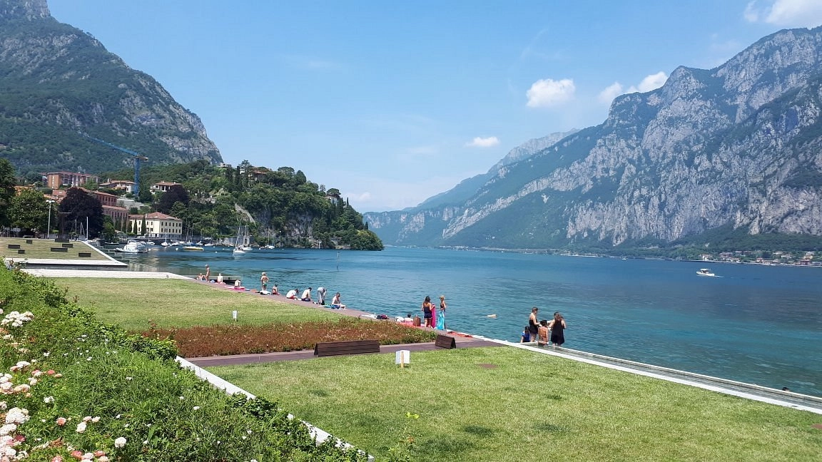 Il lungolago di Malgrate Il lungolago di Malgrate