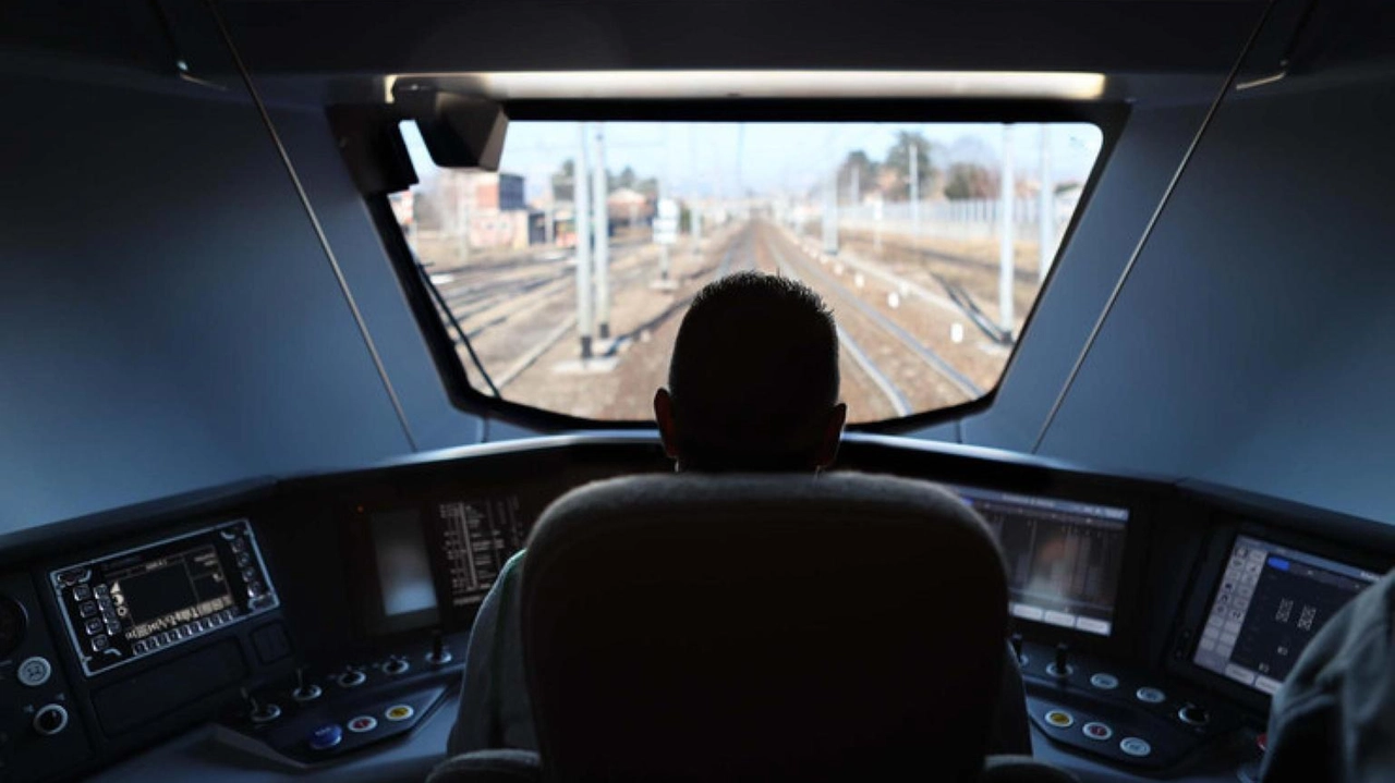 Trenord seleziona macchinisti con formazione specifica e offre posizioni per responsabili B2B e controller Trenord seleziona macchinisti con formazione specifica e offre posizioni per responsabili B2B e controller