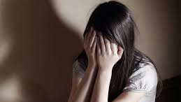 Le violenze sono iniziate nel 2017, quando la ragazza era ancora minorenne Le violenze sono iniziate nel 2017, quando la ragazza era ancora minorenne