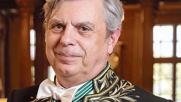 VOGHERA (Pavia) Va allo scrittore e diplomatico Maurizio Serra (nella foto), unico italiano eletto nella cerchia degli Immortels dell’Académie Française, la... VOGHERA (Pavia) Va allo scrittore e diplomatico Maurizio Serra (nella foto), unico italiano eletto nella cerchia degli Immortels dell’Académie Française, la...