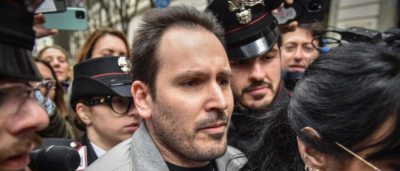Delitto di Garlasco, blitz dei carabinieri in casa di Andrea Sempio e dei genitori: sequestrati pc e telefonini