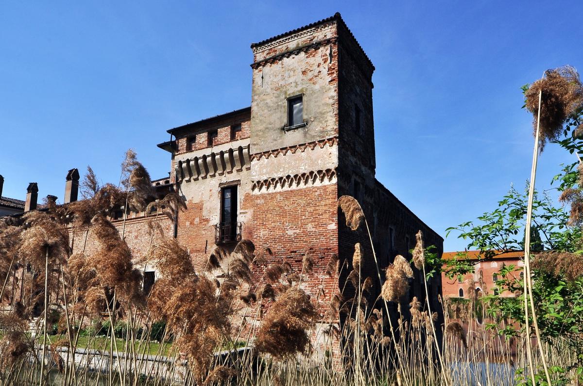 Castello di Padernello tra teatro, storia e gusto: gli eventi da non perdere Castello di Padernello tra teatro, storia e gusto: gli eventi da non perdere