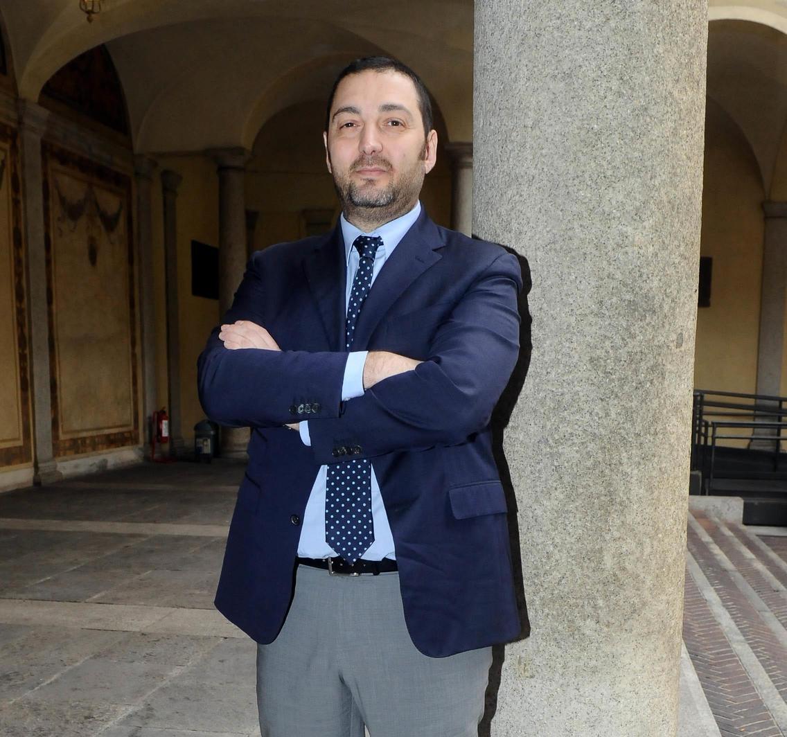Bufera sul presidente di Sal. Video in Porsche a 260 all’ora: "Inopportuno, si deve dimettere" Bufera sul presidente di Sal. Video in Porsche a 260 all’ora: "Inopportuno, si deve dimettere"