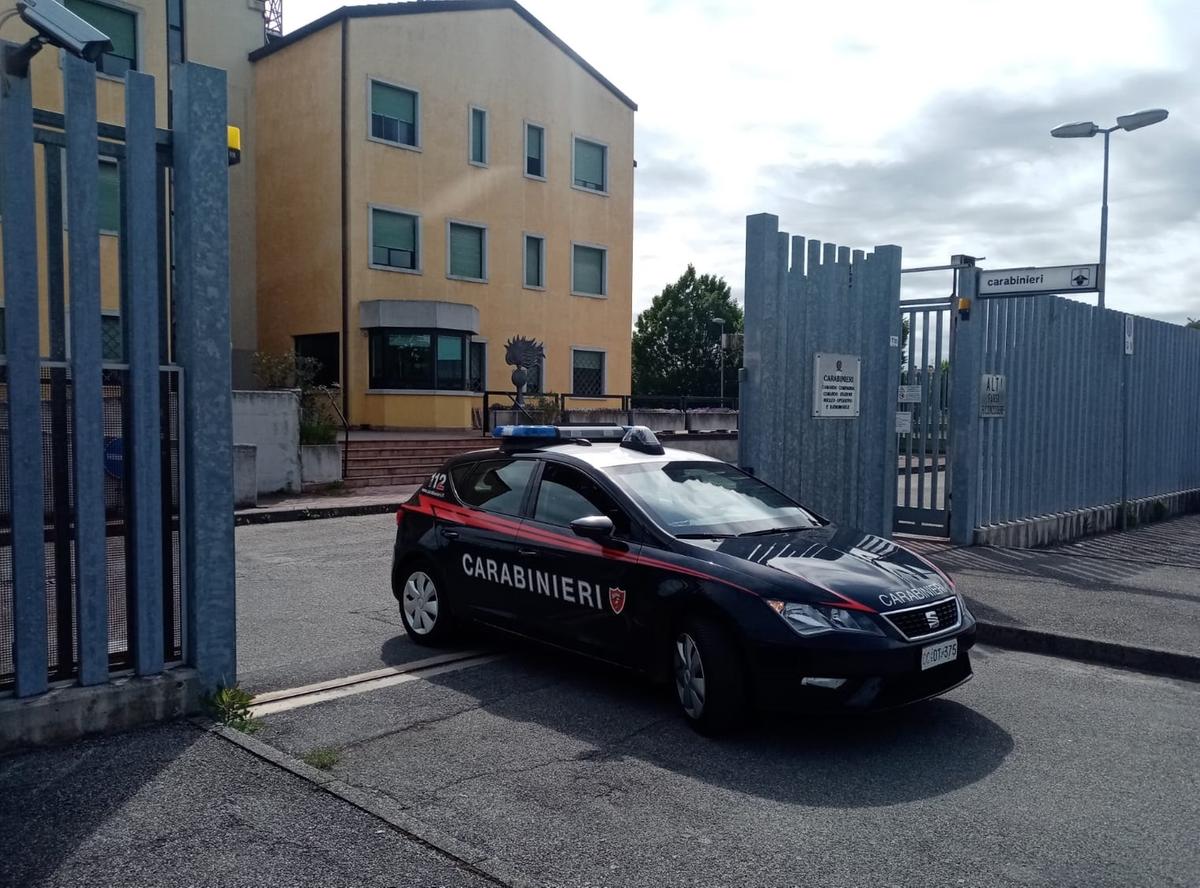 castelleone lo fermano per un controllo e lui picchia un carabiniere arrestato 30enne