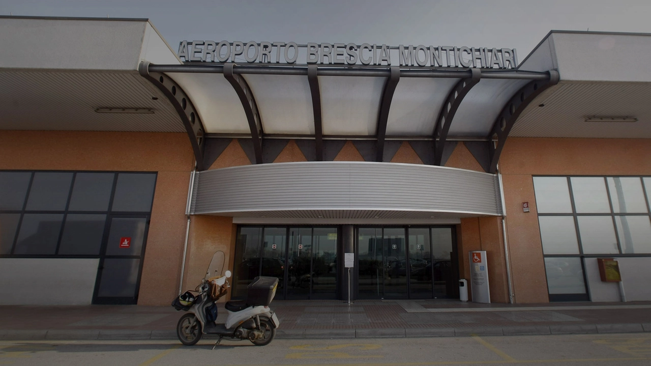 L'aeroporto di Montichiari L'aeroporto di Montichiari