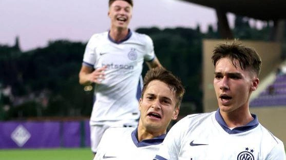 I giovani nerazzurri di Zanchetta vincono il titolo Primavera 1 battendo la Fiorentina 3-0. Undicesimo tricolore per l'Inter. I giovani nerazzurri di Zanchetta vincono il titolo Primavera 1 battendo la Fiorentina 3-0. Undicesimo tricolore per l'Inter.