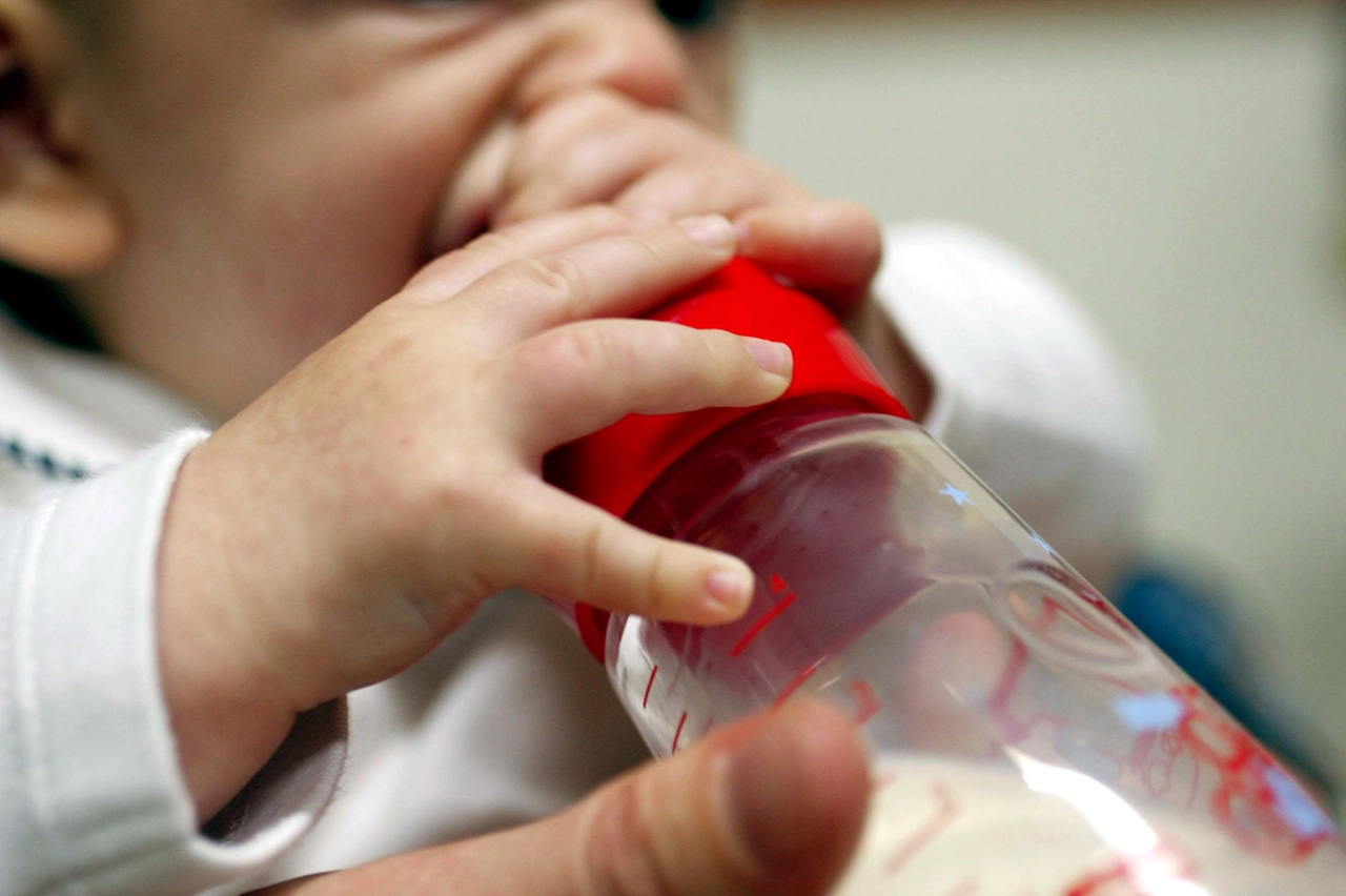 Nei primi mesi di vita biberon e ciucci sono fondamentali per dare al neonato protezione e sicur