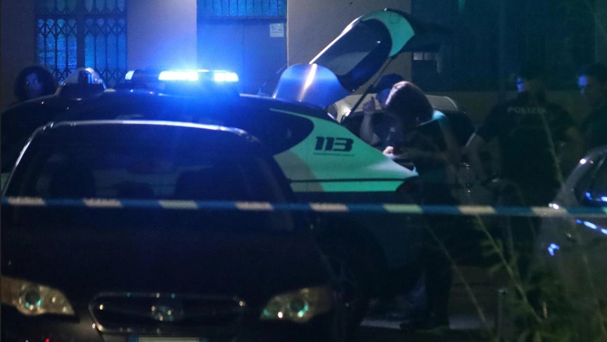 Sul blitz di via Airaghi hanno indagato gli agenti del commissariato Lorenteggio Sul blitz di via Airaghi hanno indagato gli agenti del commissariato Lorenteggio