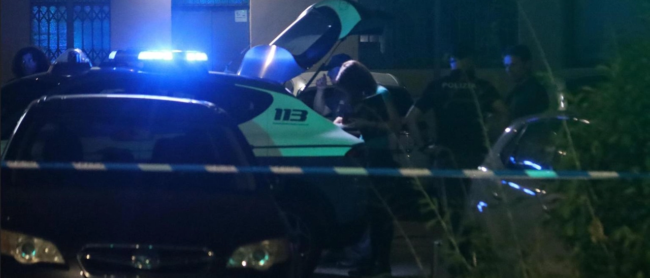 "Lascia la mia ragazza...". Raid fuori dal Latin festival. Vivo per pochi millimetri