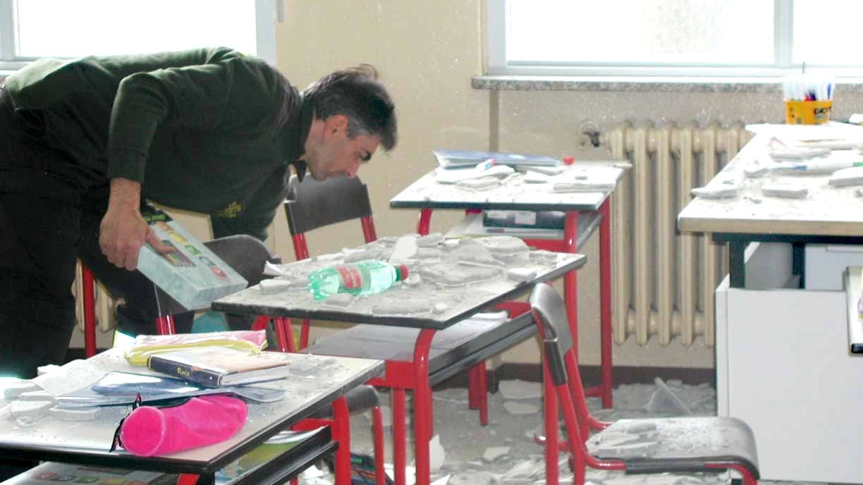 Al voto per le Province, enti ai quali è in capo la filiera delle scuole superiori Al voto per le Province, enti ai quali è in capo la filiera delle scuole superiori