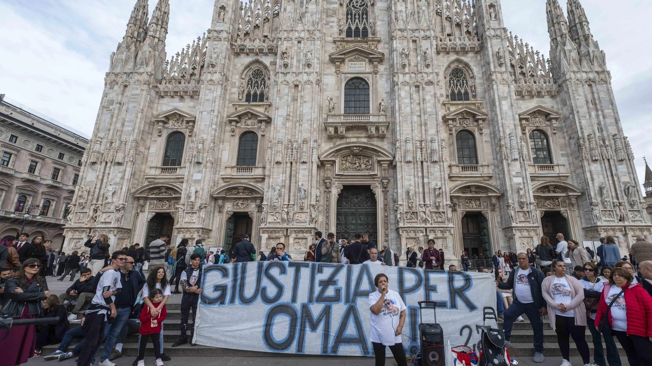 Il 23enne di Bollate è morto il 5 agosto per emorragia cerebrale in vacanza. Il dramma,15 giorni dopo essere stato picchiato dai buttafuori in un locale. Il 23enne di Bollate è morto il 5 agosto per emorragia cerebrale in vacanza. Il dramma,15 giorni dopo essere stato picchiato dai buttafuori in un locale.