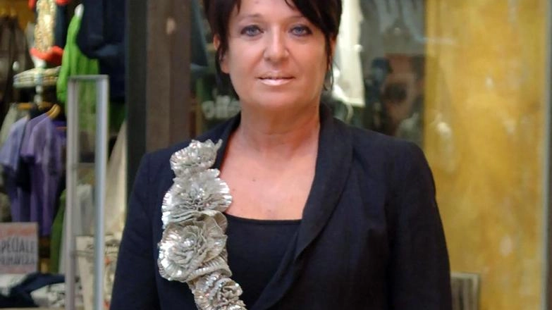 La pittrice e politica peschierese Carla Bruschi presenta il libro "Oltre il vento", un connubio di poesia e pittura, in collaborazione con Massimo Pezzoni. L'opera sarà presentata a Matera durante la mostra d'arte "Premio ModArt Exhibition". La pittrice e politica peschierese Carla Bruschi presenta il libro "Oltre il vento", un connubio di poesia e pittura, in collaborazione con Massimo Pezzoni. L'opera sarà presentata a Matera durante la mostra d'arte "Premio ModArt Exhibition".
