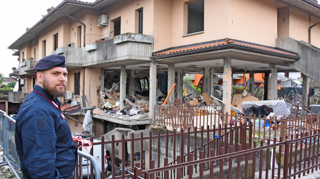 La palazzina di via Isolabella sventrata dall’esplosione causata da una fuga di gas la mattina del 27 maggio La palazzina di via Isolabella sventrata dall’esplosione causata da una fuga di gas la mattina del 27 maggio