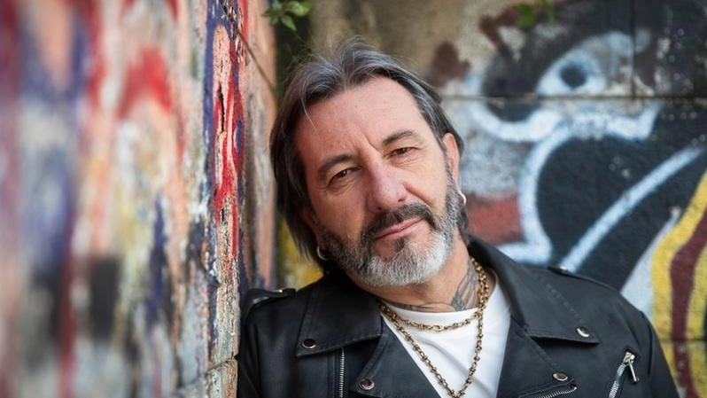 Emiliano Curioni, 55 anni, nella vita di tutti i giorni lavora come manager Emiliano Curioni, 55 anni, nella vita di tutti i giorni lavora come manager
