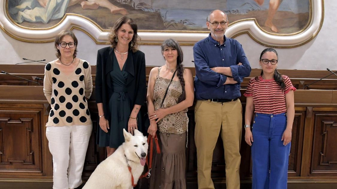 L’assessore Angela Gregorini con il direttore Stefania Mussio insieme a Rossella Davia Marta Struzzi e Gianpaolo Anfosso L’assessore Angela Gregorini con il direttore Stefania Mussio insieme a Rossella Davia Marta Struzzi e Gianpaolo Anfosso