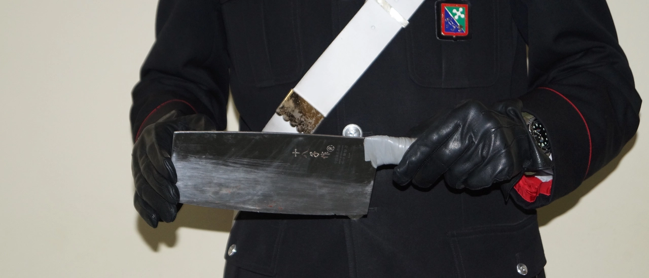Abbiategrasso, ha colpito con una mannaia il rivale: arrestato un 44enne di Vigevano
