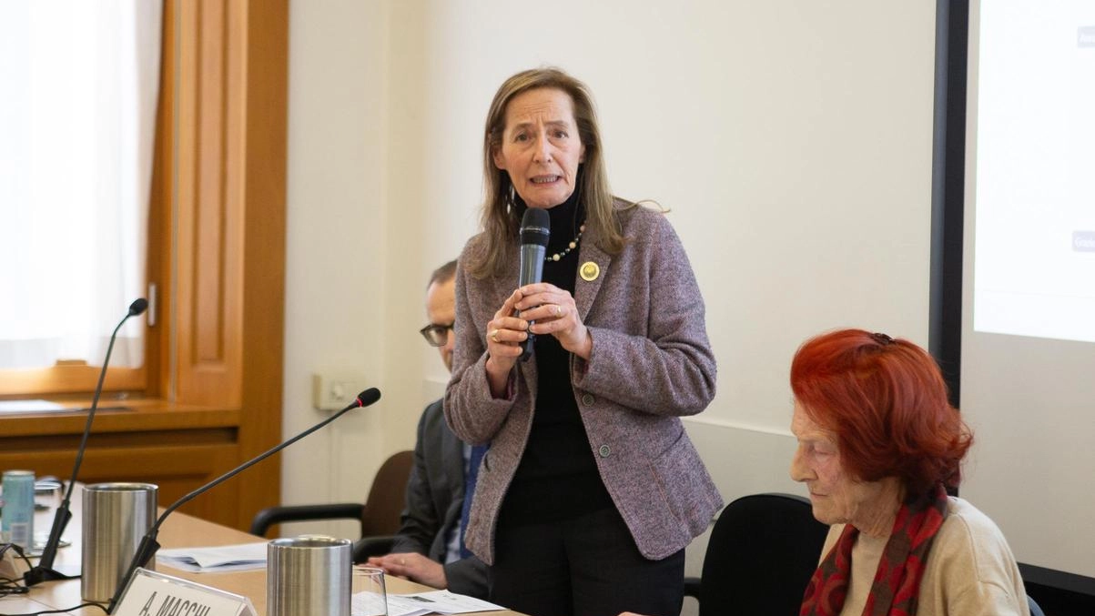 Adriana Macchi presidente di Soroptimist internationa d’Italia al convegno promosso insieme ad Anci e Cattolica Adriana Macchi presidente di Soroptimist internationa d’Italia al convegno promosso insieme ad Anci e Cattolica