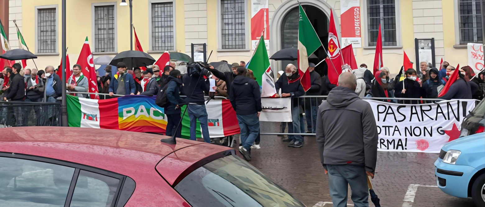 Domenica 28 aprile a Dongo e Giulino di Mezzegra si terrà un raduno di nostalgici del fascismo. L'Anpi e altre associazioni annunciano una protesta. Il Movimento 5 Stelle parteciperà alla contro-manifestazione.