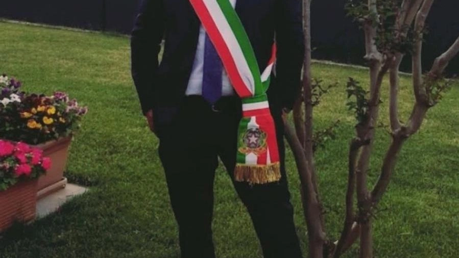 Schiamazzi, fuochi d’artificio e moto a gran velocità di notte, il sindaco emette una seconda ordinanza "contro chi non rispetta... Schiamazzi, fuochi d’artificio e moto a gran velocità di notte, il sindaco emette una seconda ordinanza "contro chi non rispetta...