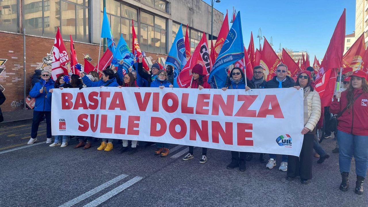 Corteo contro la violenza sulle donne: importante tenere sempre tenere alta la guardia