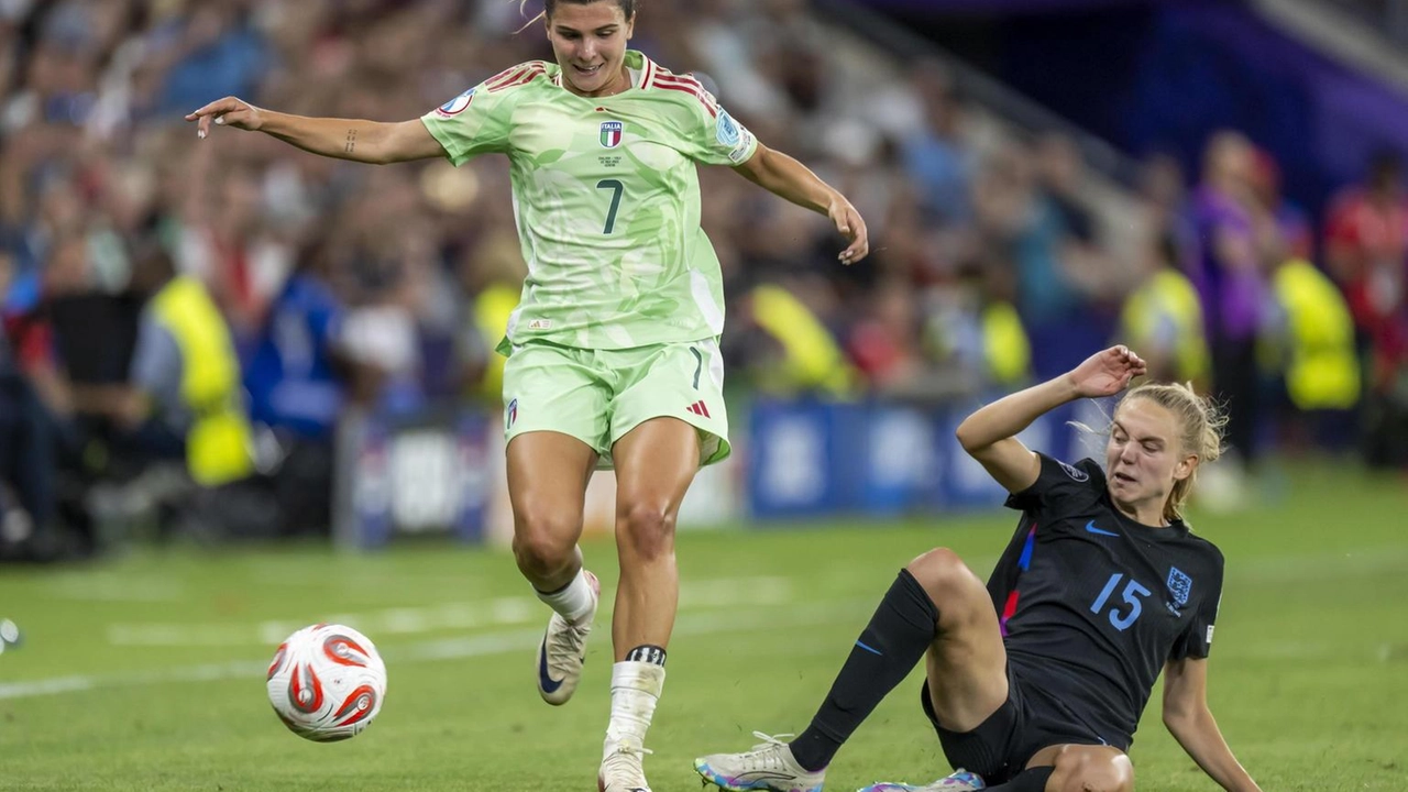 Il primo goal di una calciatrice italiana nel campionato Usa è di Sofia Cantore, lombarda, neo attaccante del Washington Spirit e candidata a Pallone d'Oro Il primo goal di una calciatrice italiana nel campionato Usa è di Sofia Cantore, lombarda, neo attaccante del Washington Spirit e candidata a Pallone d'Oro