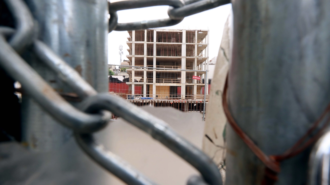 Maxi-inchiesta Urbanistica a Milano: uno dei cantieri coinvolti. Numerose le famiglie rimaste senza casa