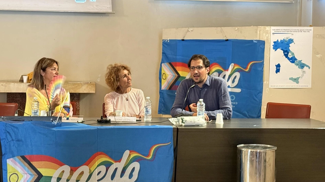 Da sinistra i presidenti di Agedo Milano Cinzia Valentini, della Commissione Pari opportunità Diana De Marchi e del Municipio 2 Simone Locatelli Da sinistra i presidenti di Agedo Milano Cinzia Valentini, della Commissione Pari opportunità Diana De Marchi e del Municipio 2 Simone Locatelli