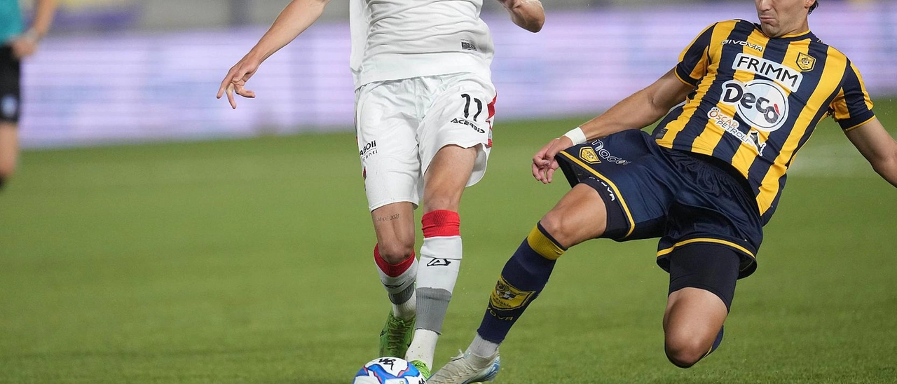Cremonese sconfitta 2-1 dalla Juve Stabia: strada in salita verso la Serie A