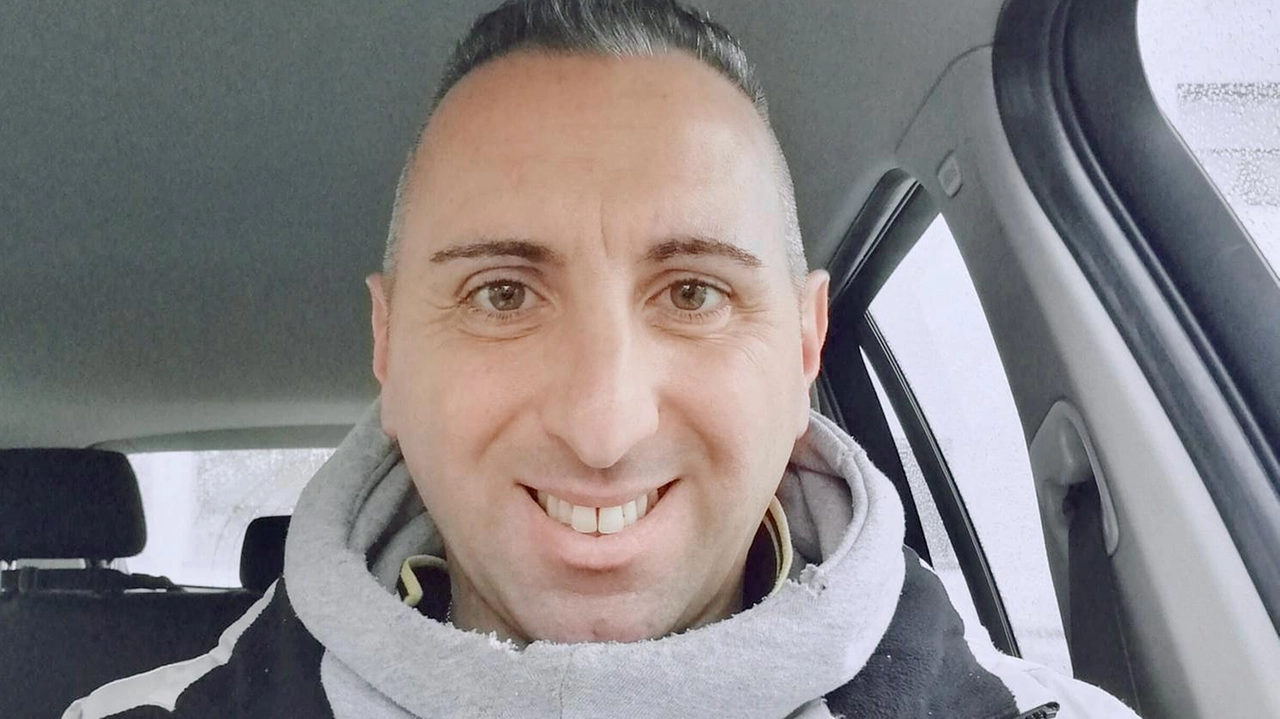 Antonio D’Angiolella 45 anni risiedeva a Vigevano ed era un operaio esperto Sposato non aveva figli Antonio D’Angiolella 45 anni risiedeva a Vigevano ed era un operaio esperto Sposato non aveva figli