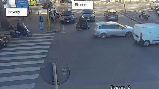 Fermati in mezz’ora i presunti autori dello scippo di piazzale Aquileia. Il pregiudicato D’Avino incastrato dal poliziotto che lo bloccò nel 2017.