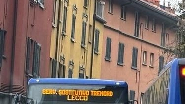 In bus attraverso i paesi della sponda orientale del lago di Como