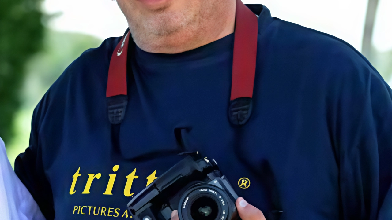 Il fotografo Franco Gazzola, figura poliedrica e amante dell'arte, viene ricordato attraverso una mostra a Codogno, esponendo duecento dei suoi scatti più significativi. Inaugurazione e incontro pubblico in programma oggi. Il fotografo Franco Gazzola, figura poliedrica e amante dell'arte, viene ricordato attraverso una mostra a Codogno, esponendo duecento dei suoi scatti più significativi. Inaugurazione e incontro pubblico in programma oggi.