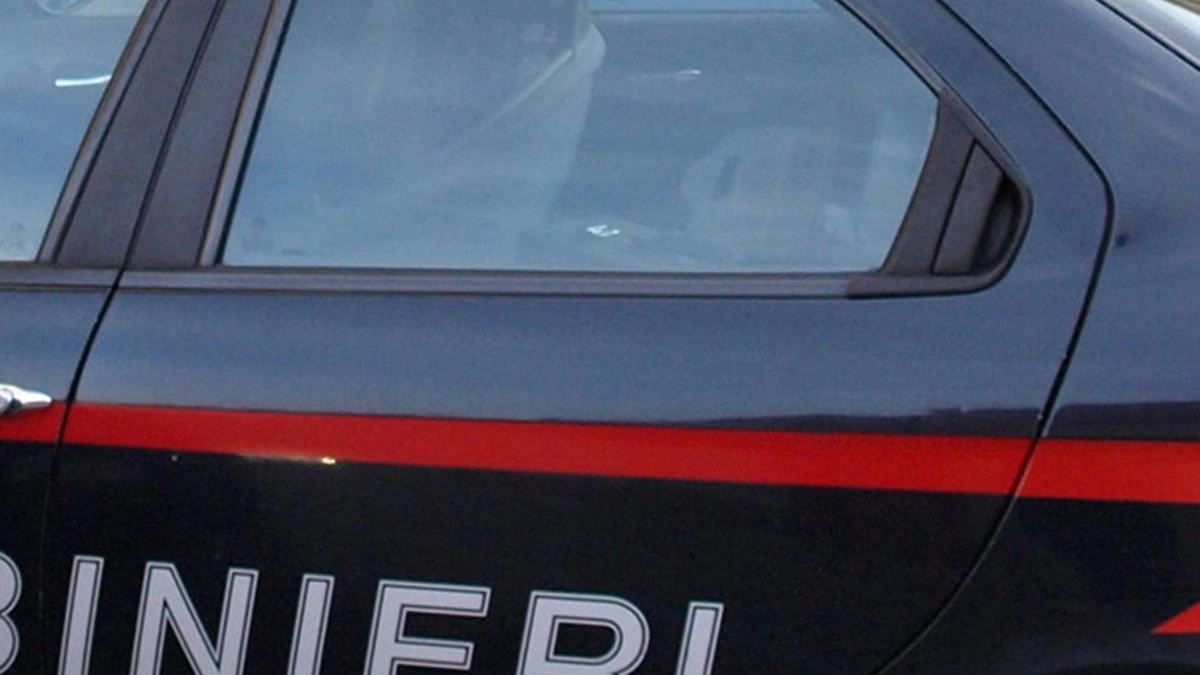 A far partire le indagini, suo malgrado, è stato un noto consumatore di stupefacenti, visto una sera dai carabinieri, mentre... A far partire le indagini, suo malgrado, è stato un noto consumatore di stupefacenti, visto una sera dai carabinieri, mentre...