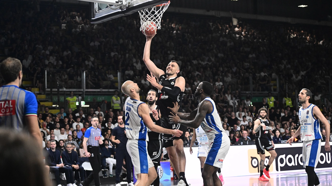 La Virtus cala il bis e vola a un passo dallo scudetto: battuta Brescia