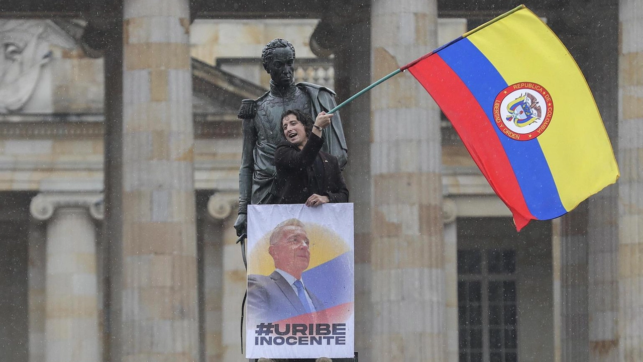 Il Tribunale superiore di Bogotá ha annullato i suoi domiciliari