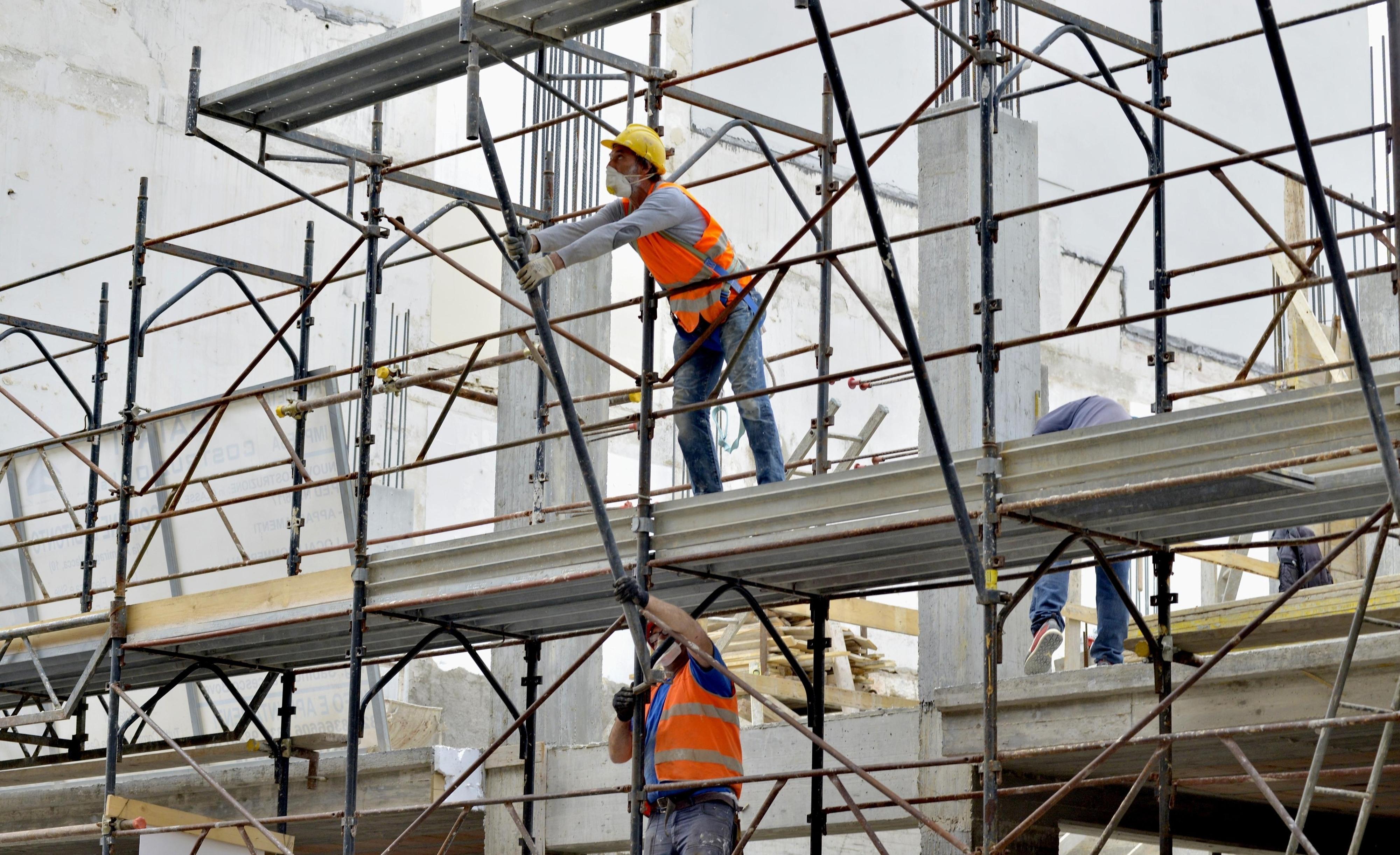 Monza, cancellati i lavori con il Superbonus Edilizio 110% e i condòmini puntano a uno sconto in fattura: il progettista va pagato Monza, cancellati i lavori con il Superbonus Edilizio 110% e i condòmini puntano a uno sconto in fattura: il progettista va pagato